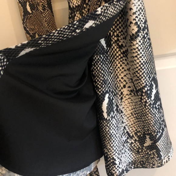 DVF wrap dress size 6 snake pattern - Picture 7 of 16